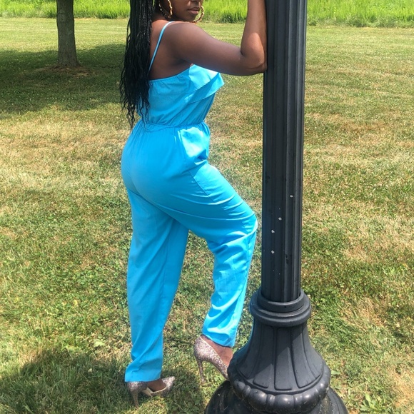 vintage ruffle jumpsuit - Picture 2 of 4